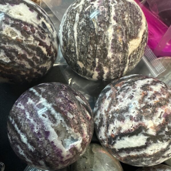 Purple sphalerite sphere