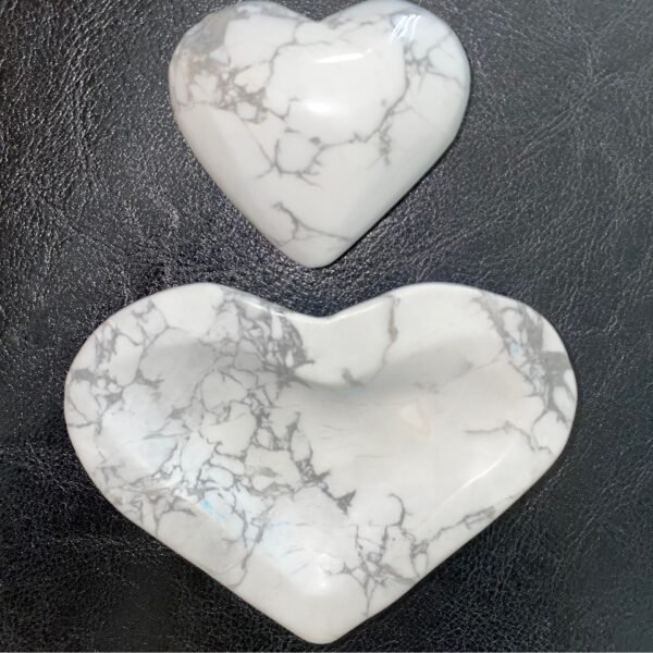 Howlite Heart and Heart Plate set