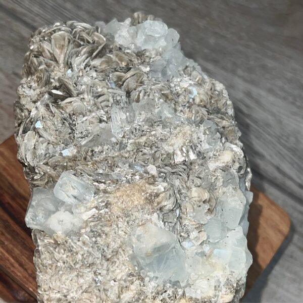 Aquamarine with Muscovite 2lb